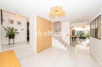 Maison - 180 m² - 5 pièces