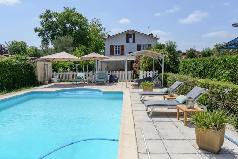 Maison - 172 m² - 8 pièces