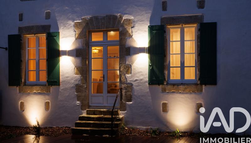 Maison de village - 305 m² - 9 pièces