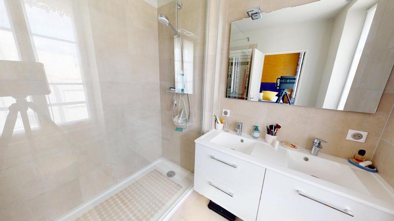 Appartement - 85 m² - 3 pièces