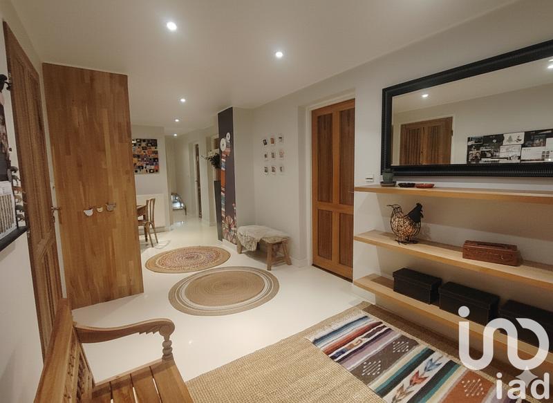 Maison - 213 m² - 7 pièces