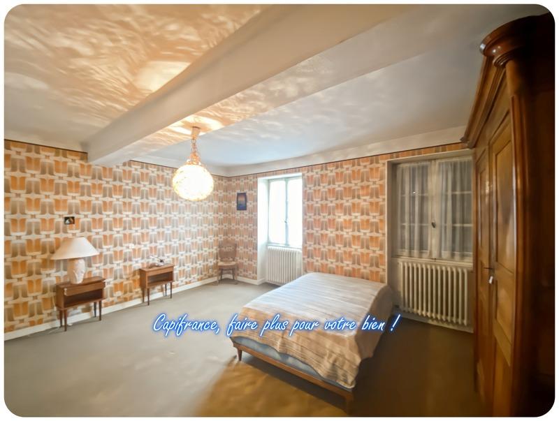 Maison de village - 473 m² - 12 pièces