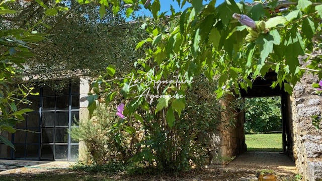 Maison - 344 m² - 8 pièces