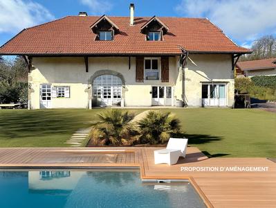 Maison - 345 m² - 12 pièces