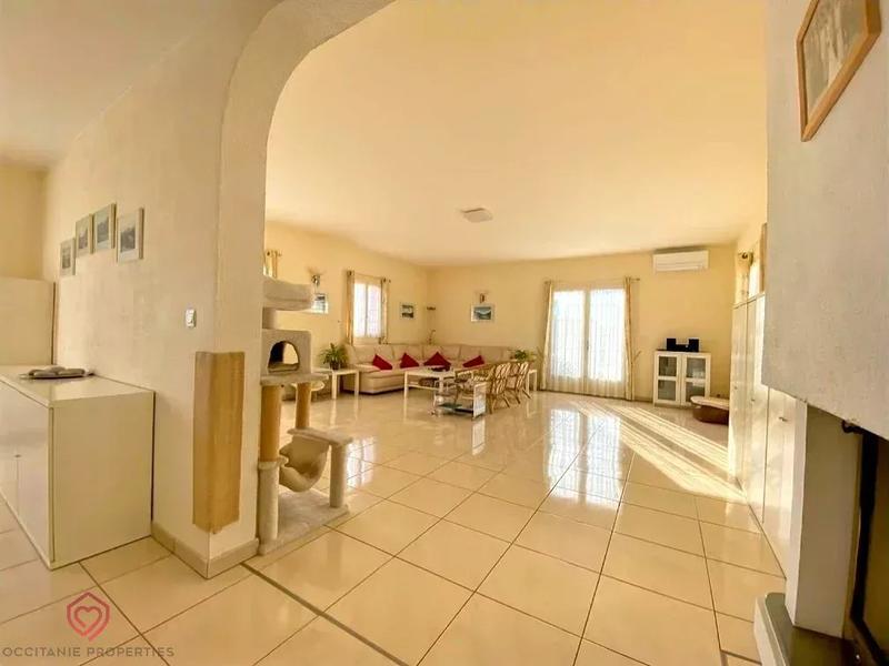 Maison - 215 m² - 5 pièces