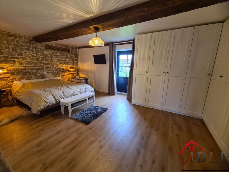 Maison de village - 220 m² - 8 pièces