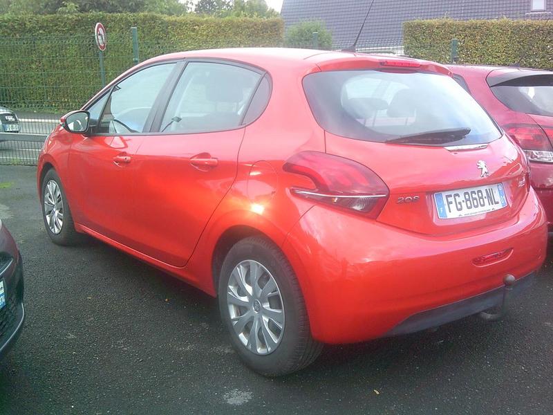 Peugeot 208 1.5l blue Hdi active 1021cv