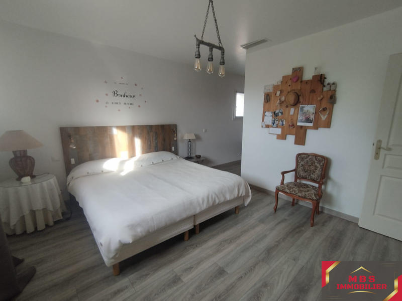 Propriété - 202 m² - 5 pièces