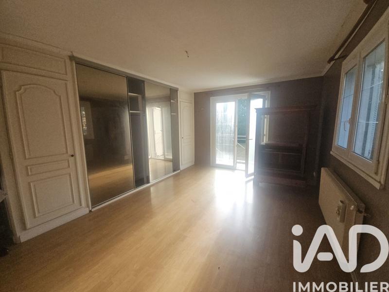 Maison - 246 m² - 9 pièces