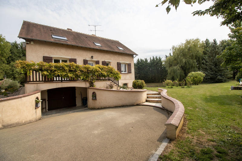 Propriété - 153 m² - 7 pièces