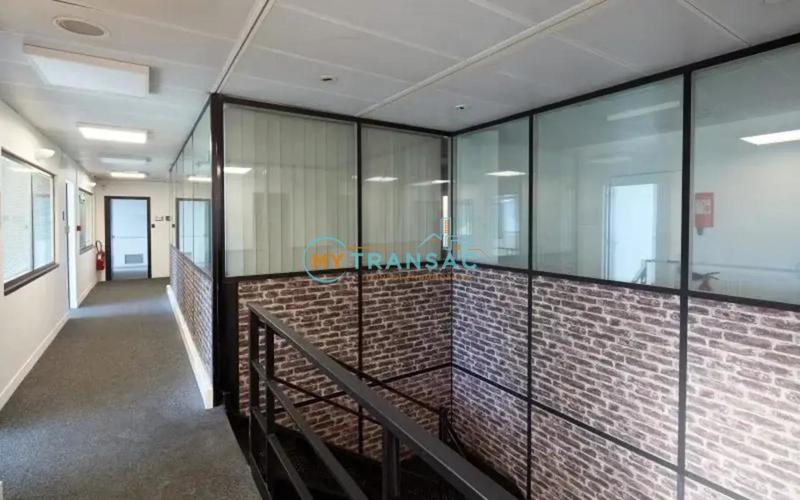 Local d'activités - 2 380 m²