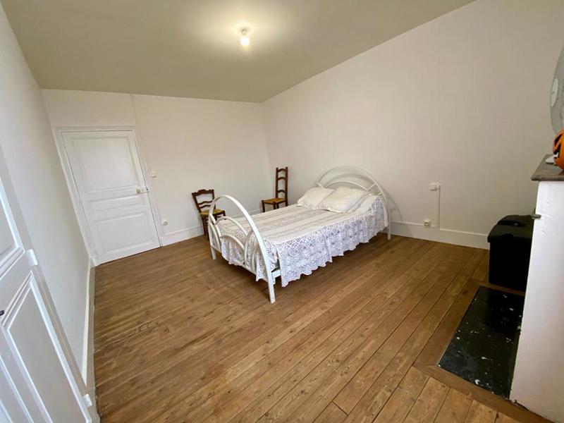 Maison - 210 m² - 9 pièces