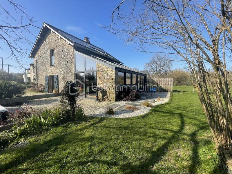 Demeure - 337 m² - 11 pièces