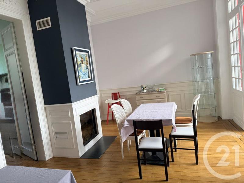 Maison bourgeoise - 368 m² - 13 pièces