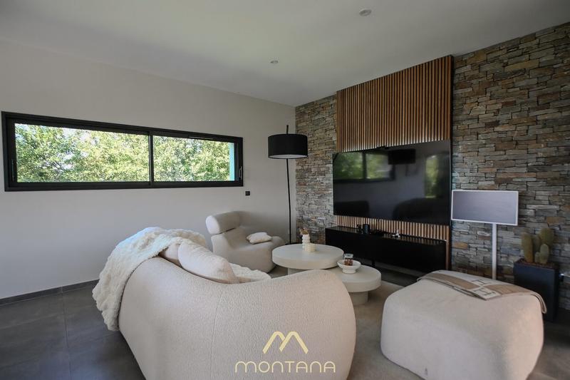 Maison contemporaine - 240 m² - 7 pièces