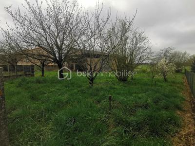 Terrain constructible - 1 086 m²