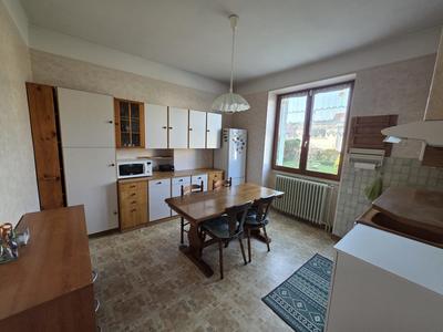 Maison traditionnelle - 90 m² - 5 pièces