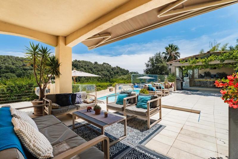 Villa - 280 m² - 8 pièces