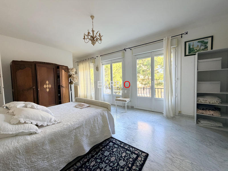 Villa - 160 m² - 8 pièces