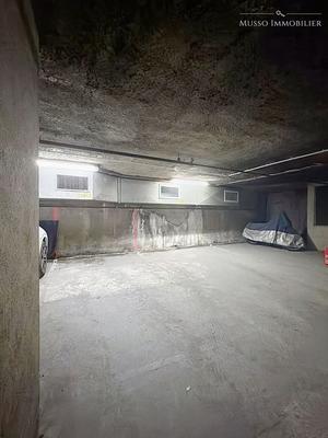 Parking / Garage - 9 m²