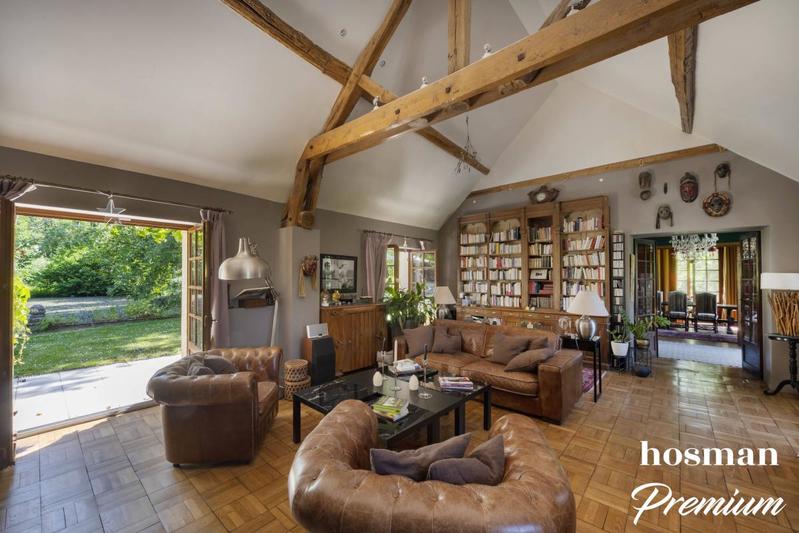 Maison - 363 m² - 14 pièces