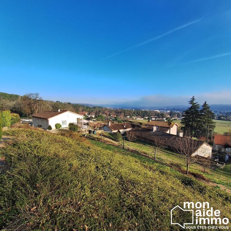 Maison - 235 m² - 7 pièces