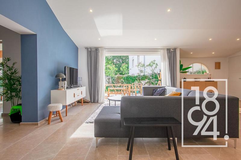 Maison - 213 m² - 5 pièces