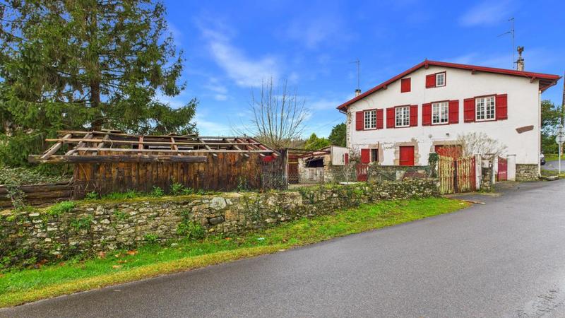 Maison - 300 m² - 7 pièces