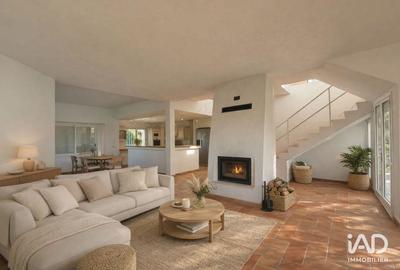 Maison - 215 m² - 5 pièces