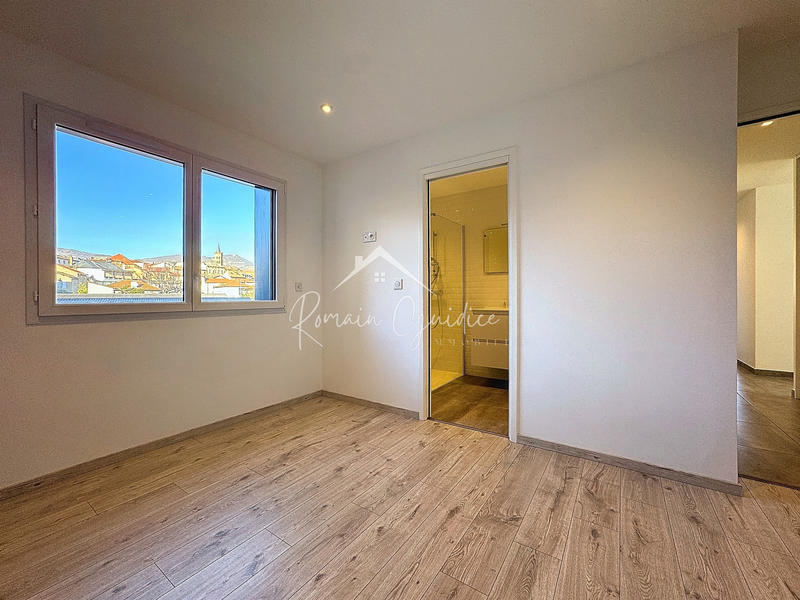 Appartement - 135 m² - 4 pièces