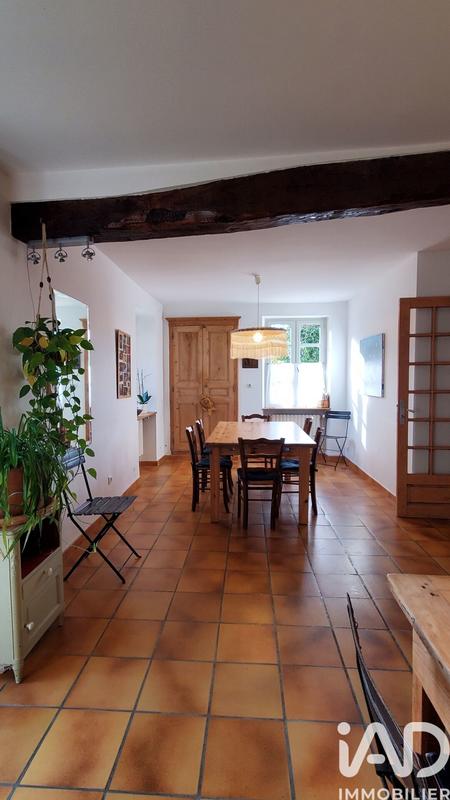 Maison - 207 m² - 7 pièces