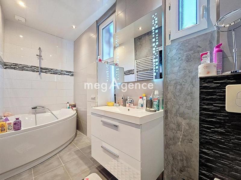 Maison - 84 m² - 4 pièces