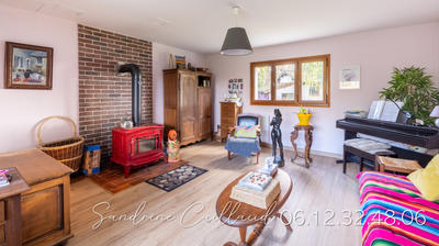 Maison - 219 m² - 10 pièces