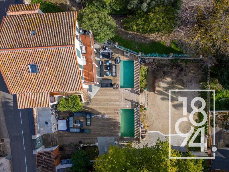 Propriété - 160 m² - 6 pièces