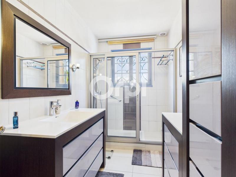 Maison - 200 m² - 5 pièces