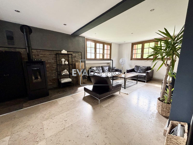 Maison - 257 m² - 8 pièces