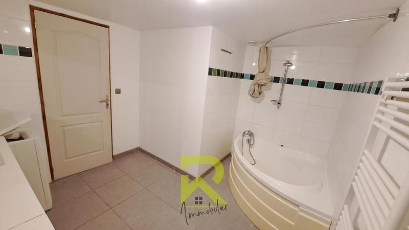 Maison - 275 m² - 9 pièces