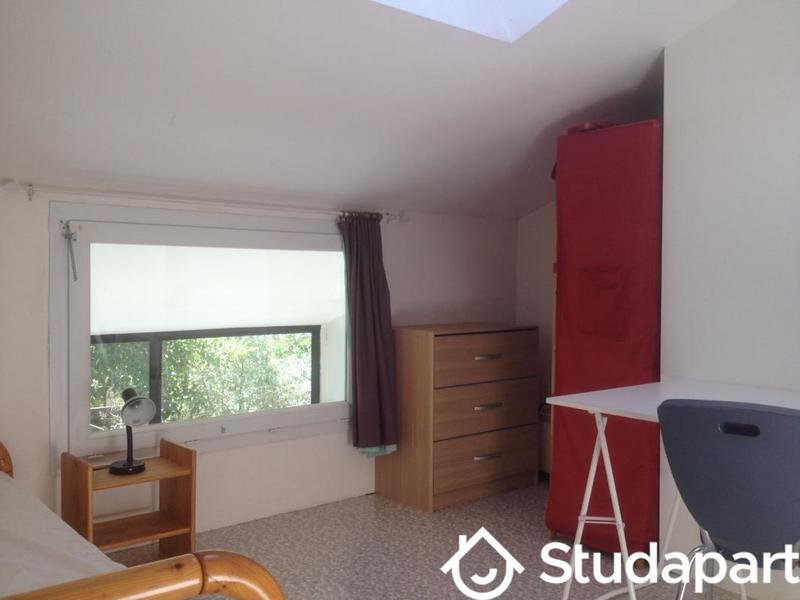 Chambre - 13 m² - 1 pièce