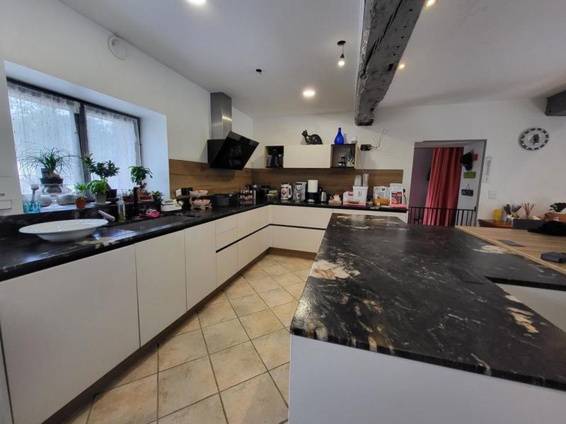 Maison - 358 m² - 9 pièces