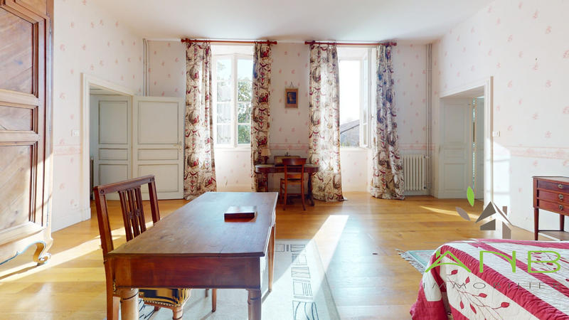 Maison ancienne - 691 m² - 19 pièces