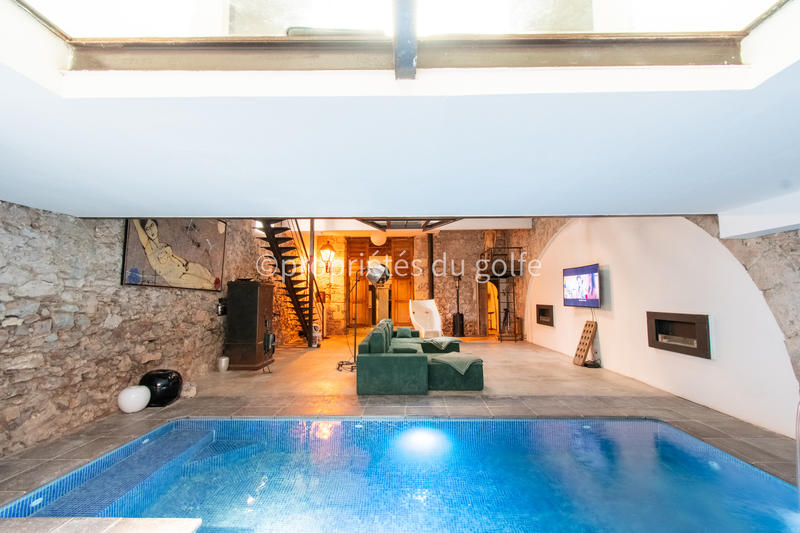 Appartement - 256 m² - 5 pièces