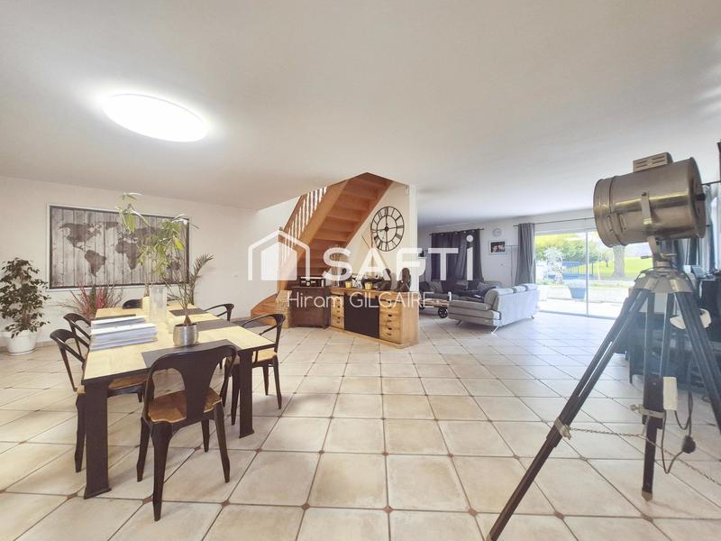 Maison - 350 m² - 14 pièces