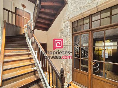 Maison - 270 m² - 8 pièces