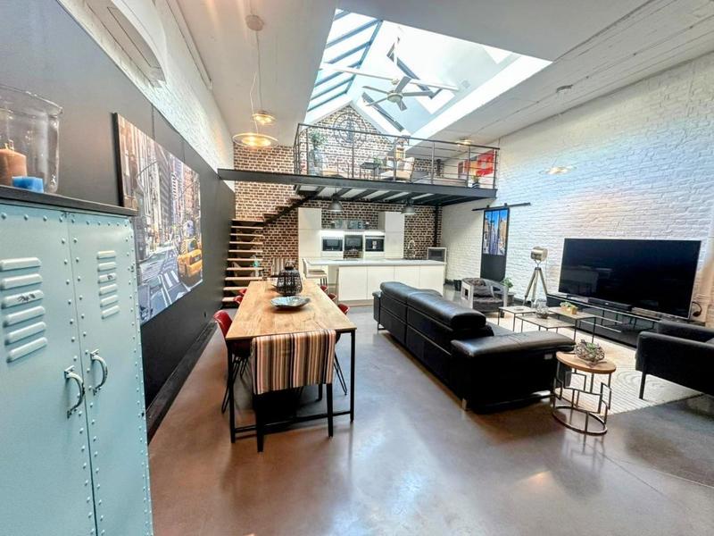 Loft - 105 m² - 3 pièces
