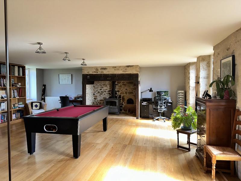 Corps de ferme - 300 m² - 9 pièces