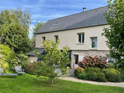 Maison - 200 m² - 8 pièces