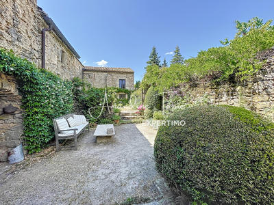 Maison - 224 m² - 8 pièces