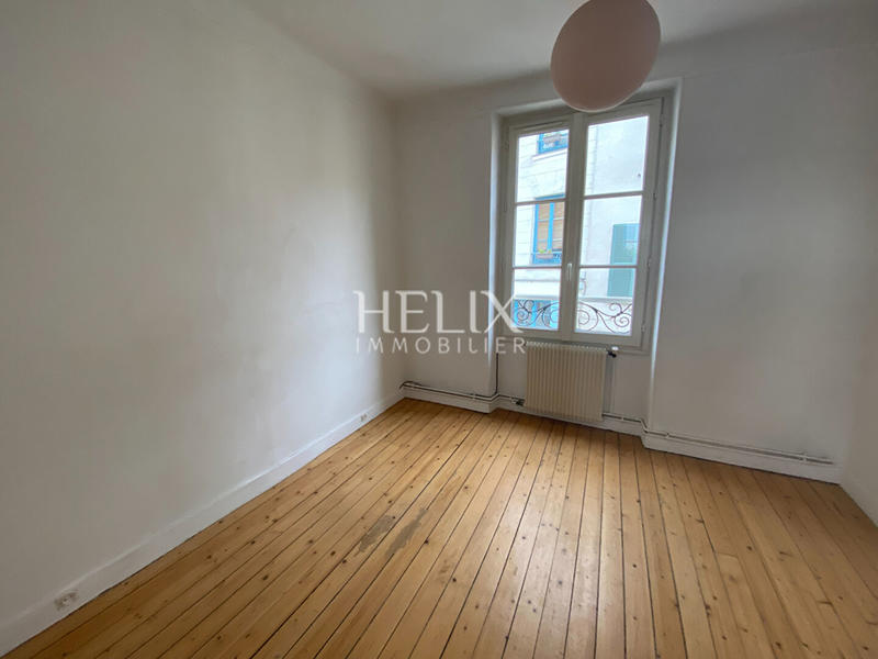 Immeuble - 242 m² - 9 pièces