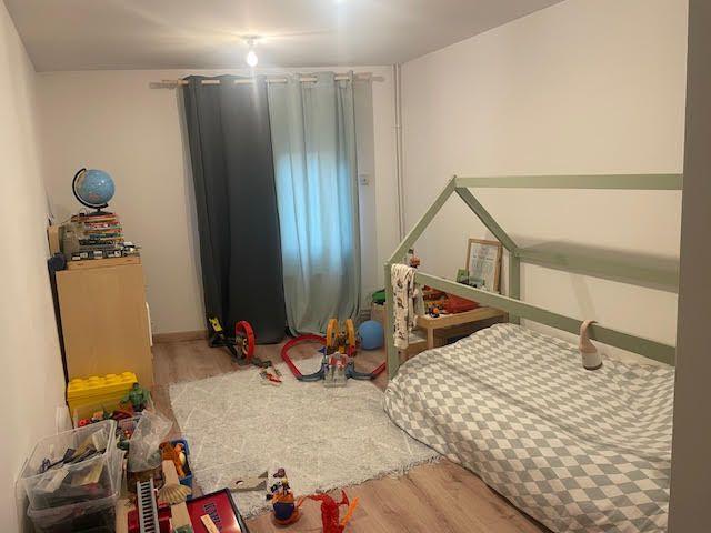 Appartement - 96 m² - 5 pièces