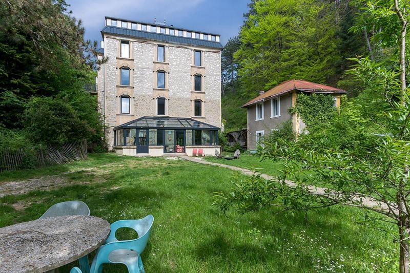 Demeure - 467 m² - 17 pièces